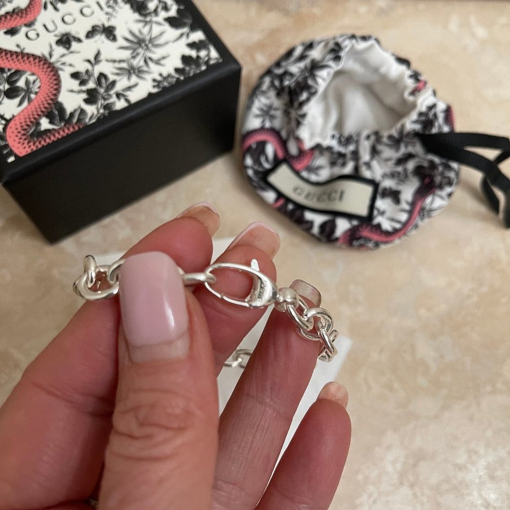 NWT Auc Gucci Charlotte Heart Charm G Silver Bracelet - Picture 6 of 8